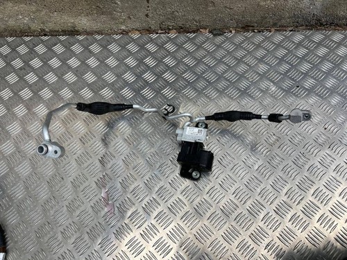 Porsche Taycan 9J1 2022 Klimaventil Expansionsventil 4m0816682E Elektro