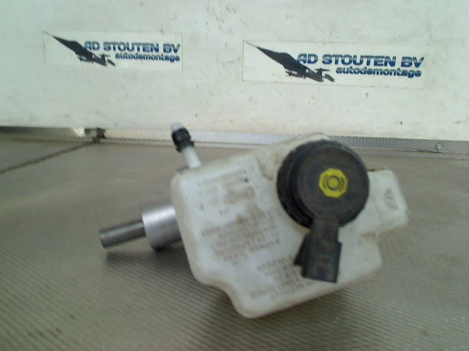 CILINDRO PRINCIPAL VOLKSWAGEN CADDY II (2KA,2KH,2CA,2CH) 2014 1KO945459C Foto 3 de 4