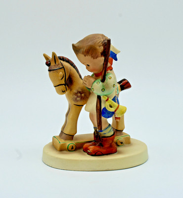 1937-49 HUMMEL 20 ''PRAYER BEFORE BATTLE'' RARE DOUBLE CROWN TMK1, MOELLER 4.25''