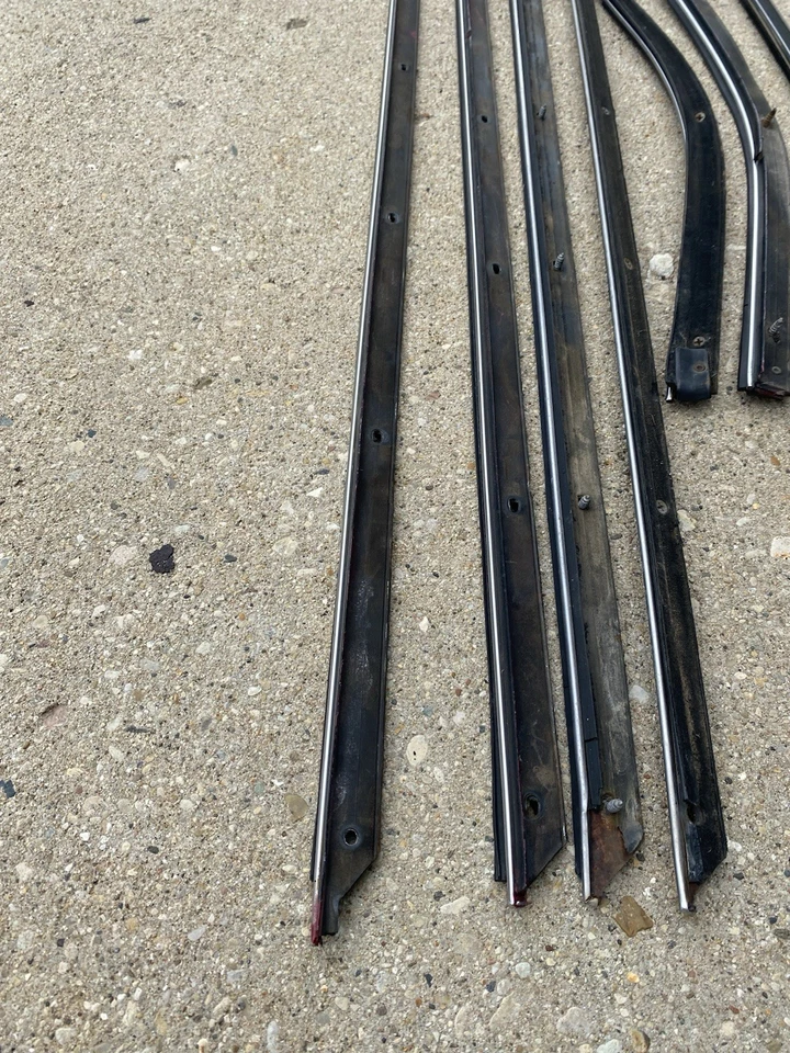 1970-72 Oldsmobile Cutlass/442 Convertible Door, Window Felt Fuzzies Seals (8pc) - Image 4 of 4