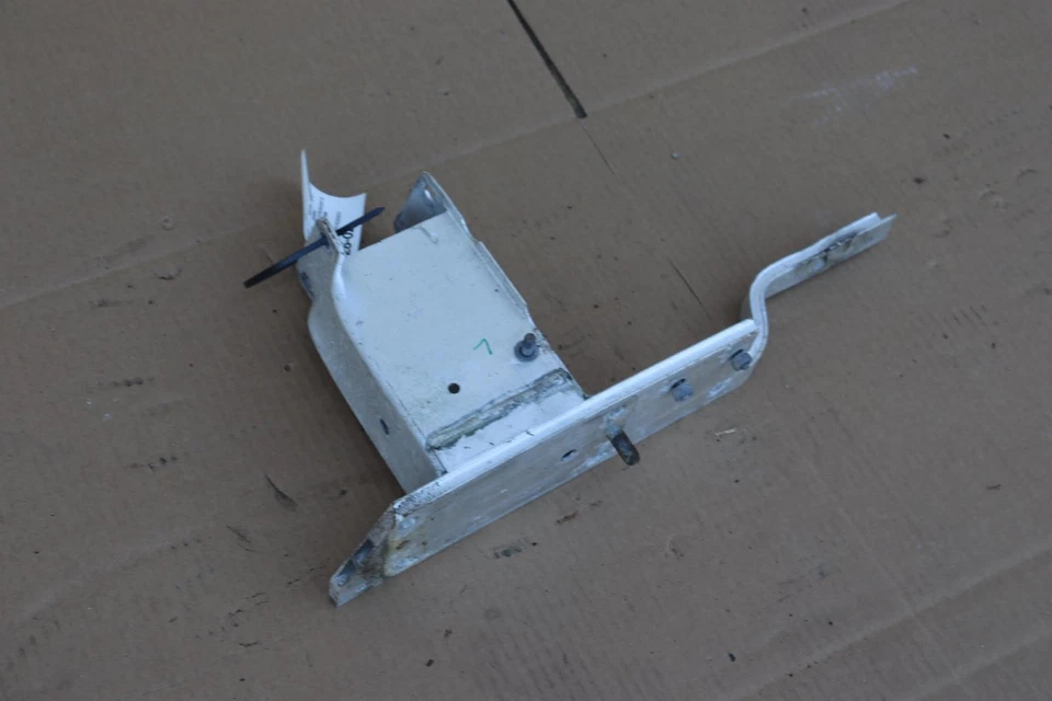 2014-2018 BMW X5 F15 FRONT LEFT SIDE BUMPER REINFORCEMENT EXTENSION BRACKET OEM - Image 3 of 4