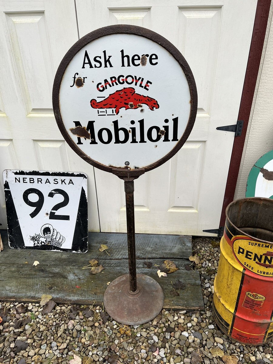 MOBILOIL GARGOYLE PORCELAIN ORIGINAL ADVERTISING CURB LOLLIPOP
