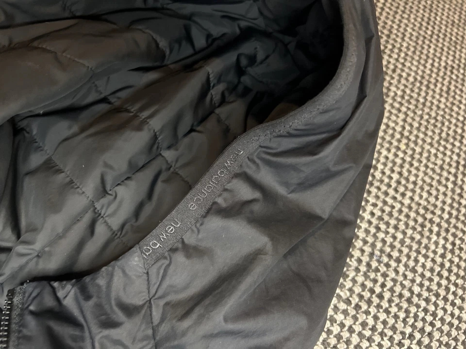 New Balance puffer jacket - M size - Image 3 of 4