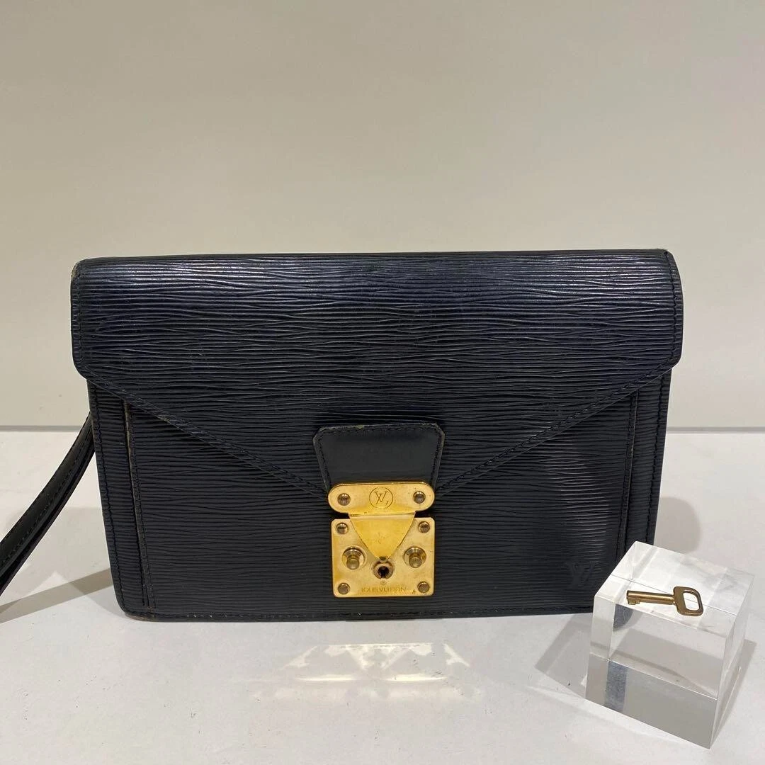 LOUIS VUITTON（LV） Borsa pochette LOUIS VUITTON M52612 Epi Serie Dragonne in pelle nera noir LV