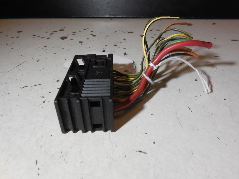 Enchufe conector cableado módulo control luz 1382566 96-00 BMW 528i E39 Foto 4 de 4