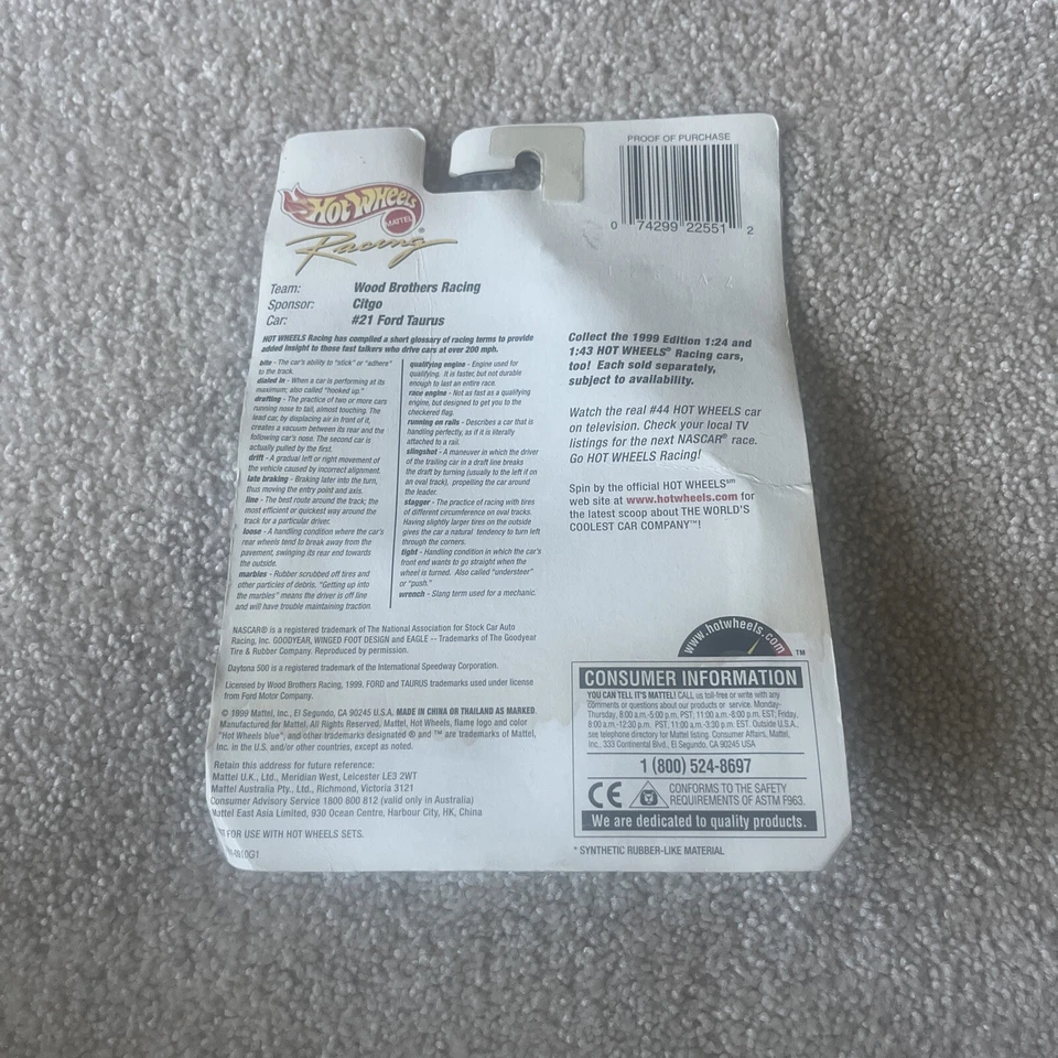 Coche diecast Elliot Sadler escala 1:64 de Hotwheels  Foto 2 de 2