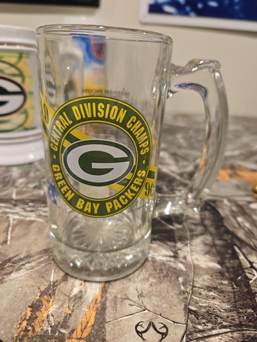 Collection of Assorted NFL Green Bay Packer Memorabilia - Picture 12 of 19