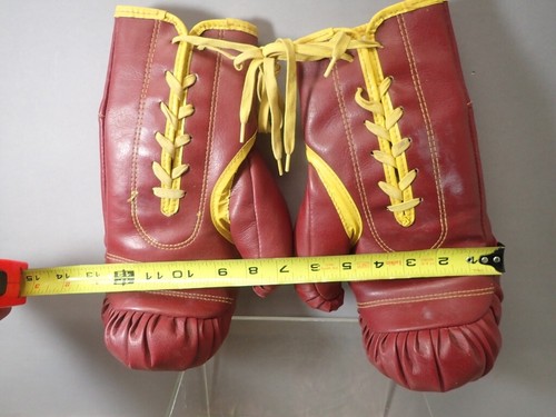 Vintage rote Boxhandschuhe mit gelber Schnürung & Cliff Keen sportlicher Gehörschutz - Bild 13 von 14