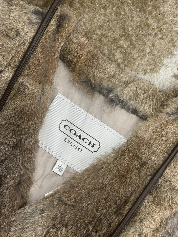 Colete Feminino Coach Autêntico de Pele de Coelho com Cinto de Couro Tamanho M NOVO - Imagem 2 de 4