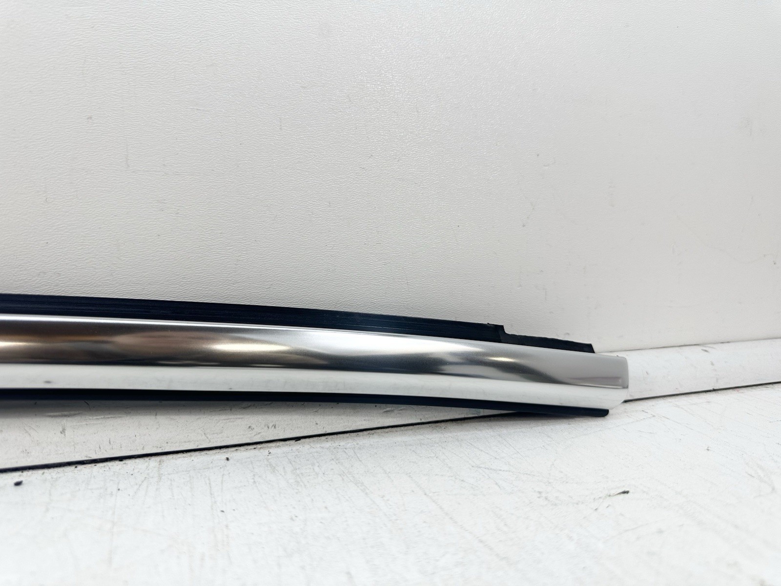 2014-2020 MASERATI GHIBLI Q4 REAR RIGHT SIDE DOOR WINDOW BELT MOLDING OEM CHROME