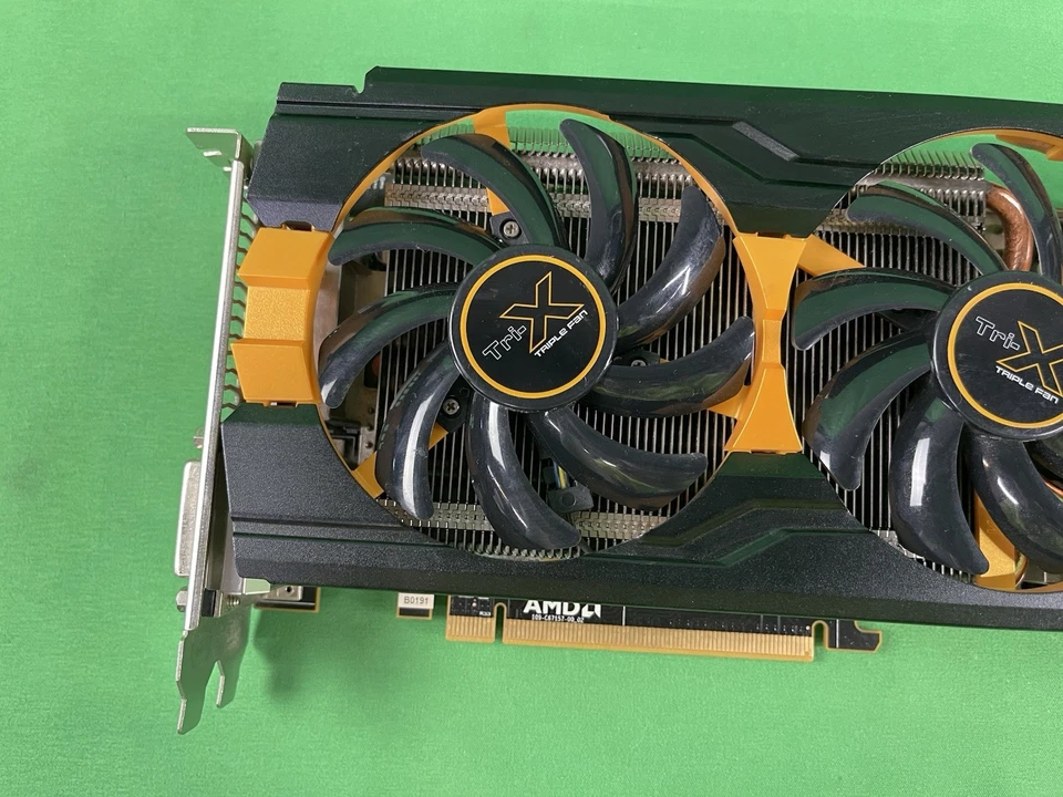 Sapphire AMD Radeon R9 290 4G GDDR5 PCI-E Dual DVI-D/HDMI/DP Tri-X OC GPU - Image 3 of 4