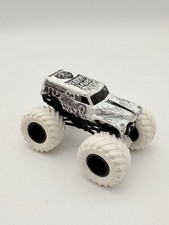 Monster Jam Max Contrast Grave Digger Black White Series 20 1:64 Scale