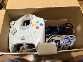 SEGA DreamCast Console (HKT-3000) & Controller with 2 games and BOX 0201