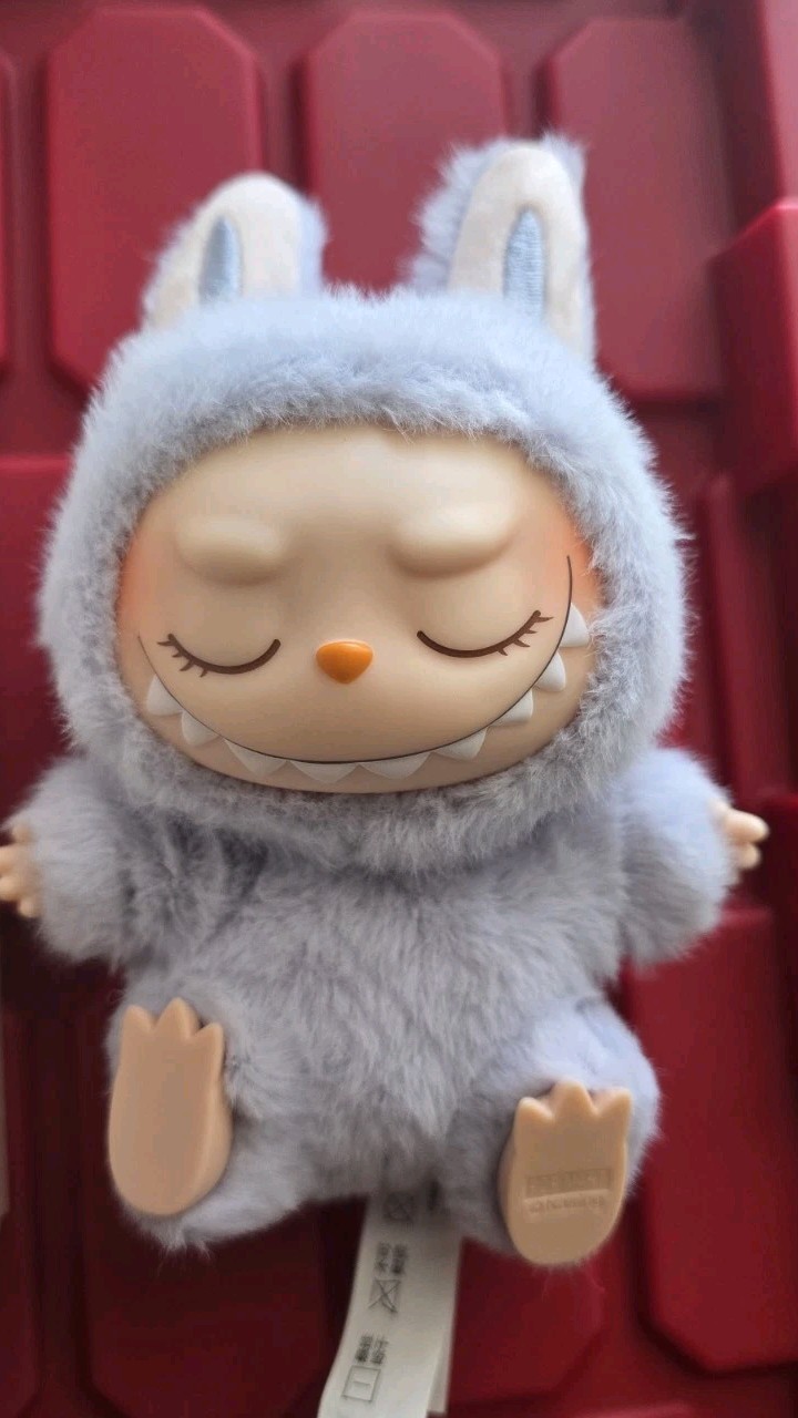 Pop MART Labubu Zizi Purple Vinyl Plush Keychain Monsters Seat Open Edition