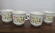 Set of 4 Vintage Corelle Corning Coffee/Tea Cups/Mugs in Strawberry Sundae
