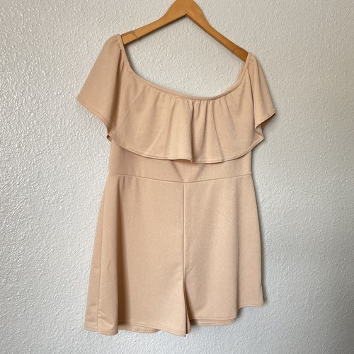 Boohoo Off Shoulder Ruffle Short Romper Jumpsuit Flirty Chic Neutral Glam 14 Tan - Picture 2 of 9