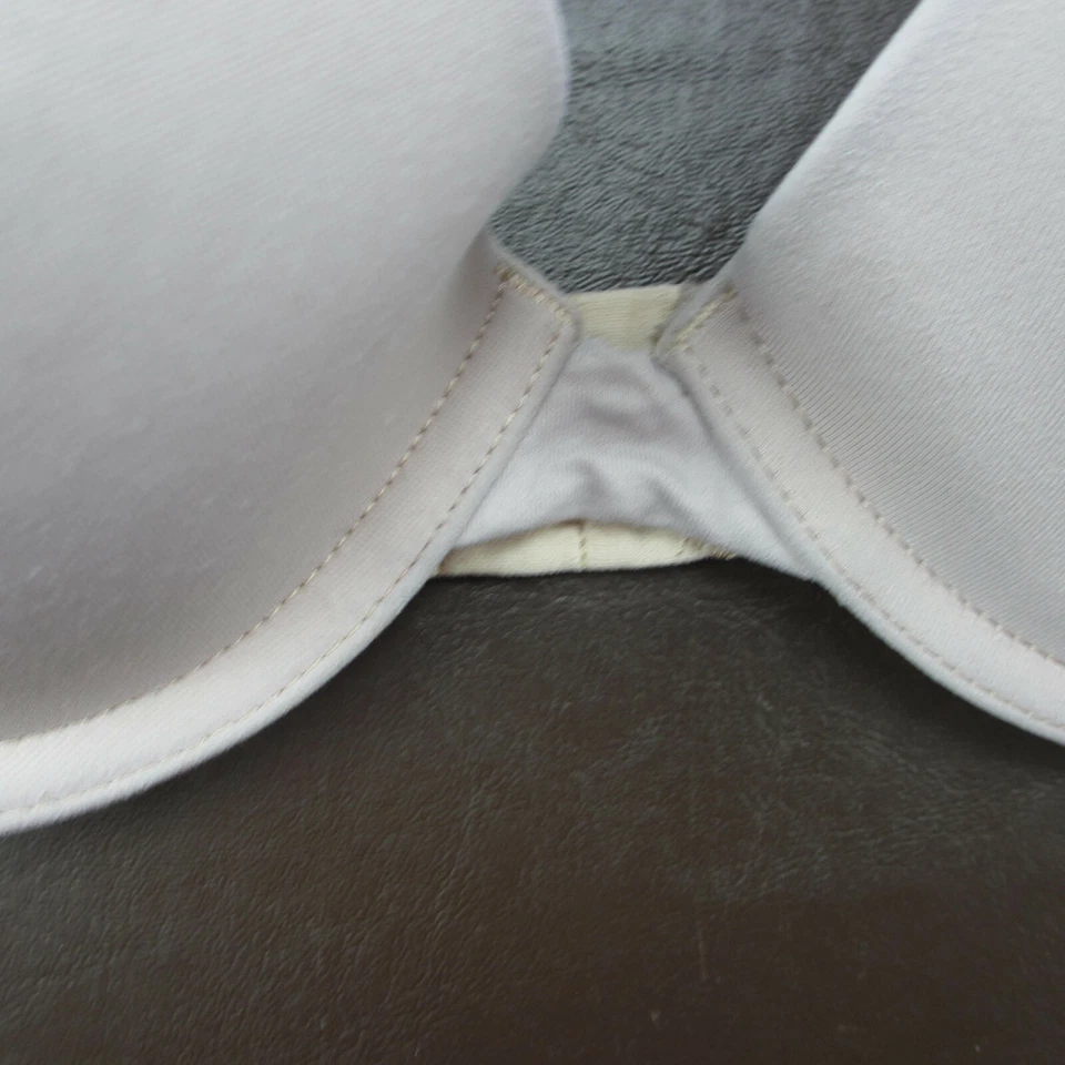 Sujetador Flirtitude 34C Blanco Acolchado Con Aros Cierre Ajustable Espalda Foto 3 de 4