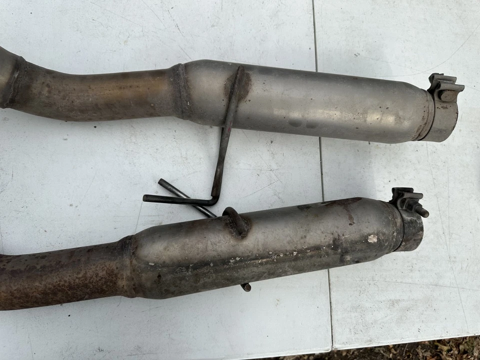 05-09 Mustang Magnaflow Race Series Axle-Back Exhaust Muffler with Polished Tips - Image 3 of 4