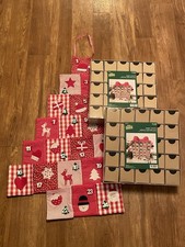 Lot de calendriers de l'Avent neufs.
