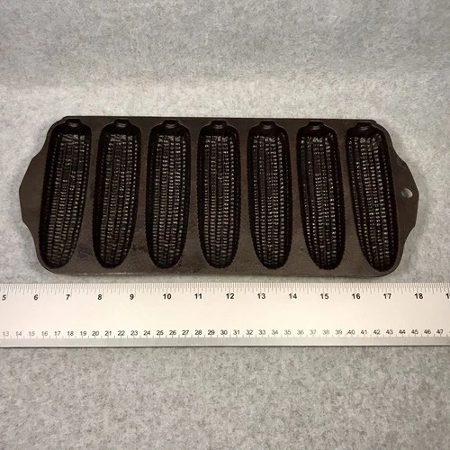 Griswold No. 273 Cast Iron Crispy Corn Stick Pan 930 Erie PA USA Vintage 13x6