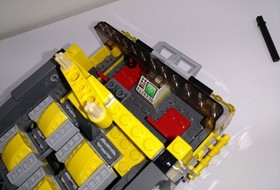 LEGO City lot 7249 XXL Mobile Crane w/some damaged pieces & 7900 Heavy Loader