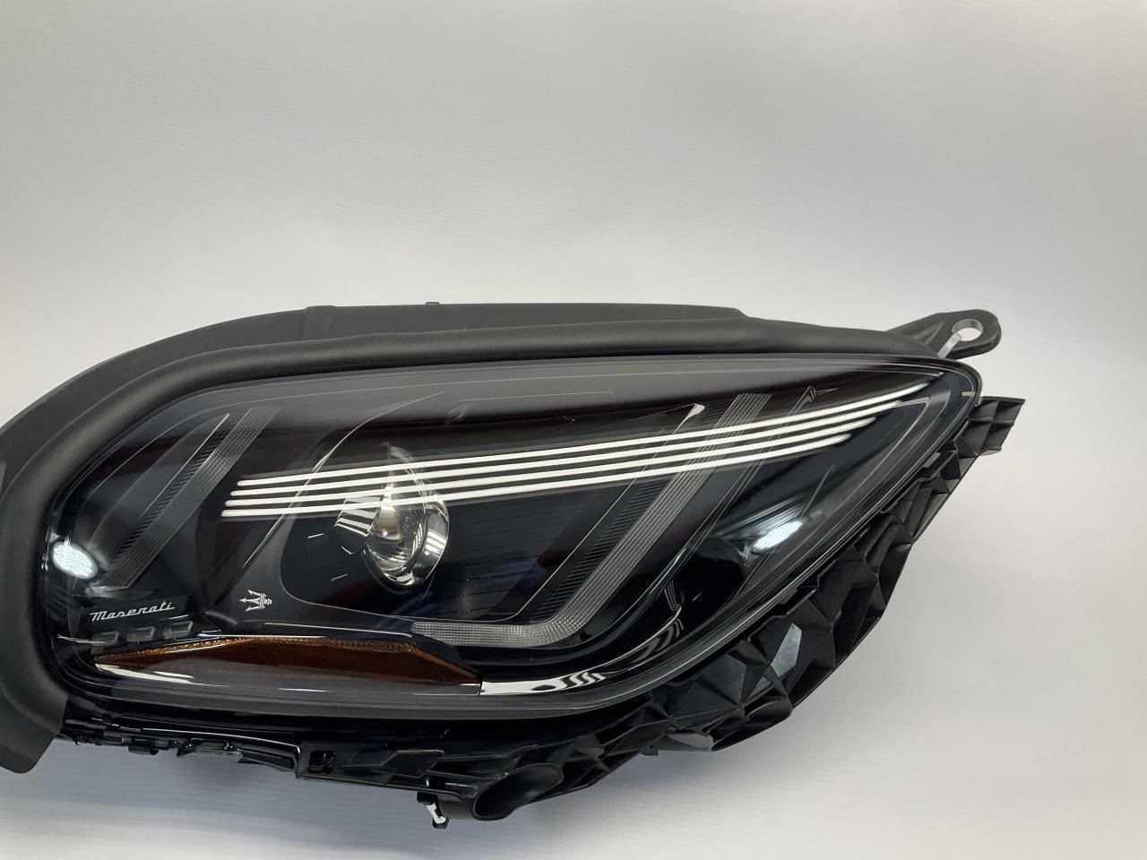24 2024 Maserati GranTurismo M189 Front Right Passenger Headlight LED T