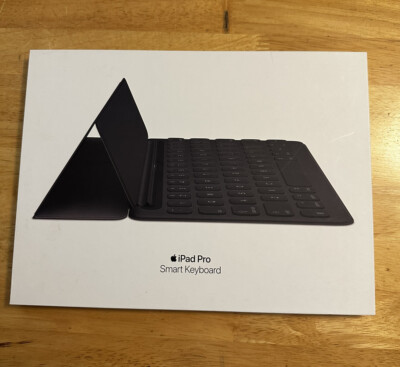 Apple Smart Keyboard (A1829) for 10.5-inch iPad Pro Black Apple Smart Keyboard (A1829) for 10.5-inch iPad Pro Black