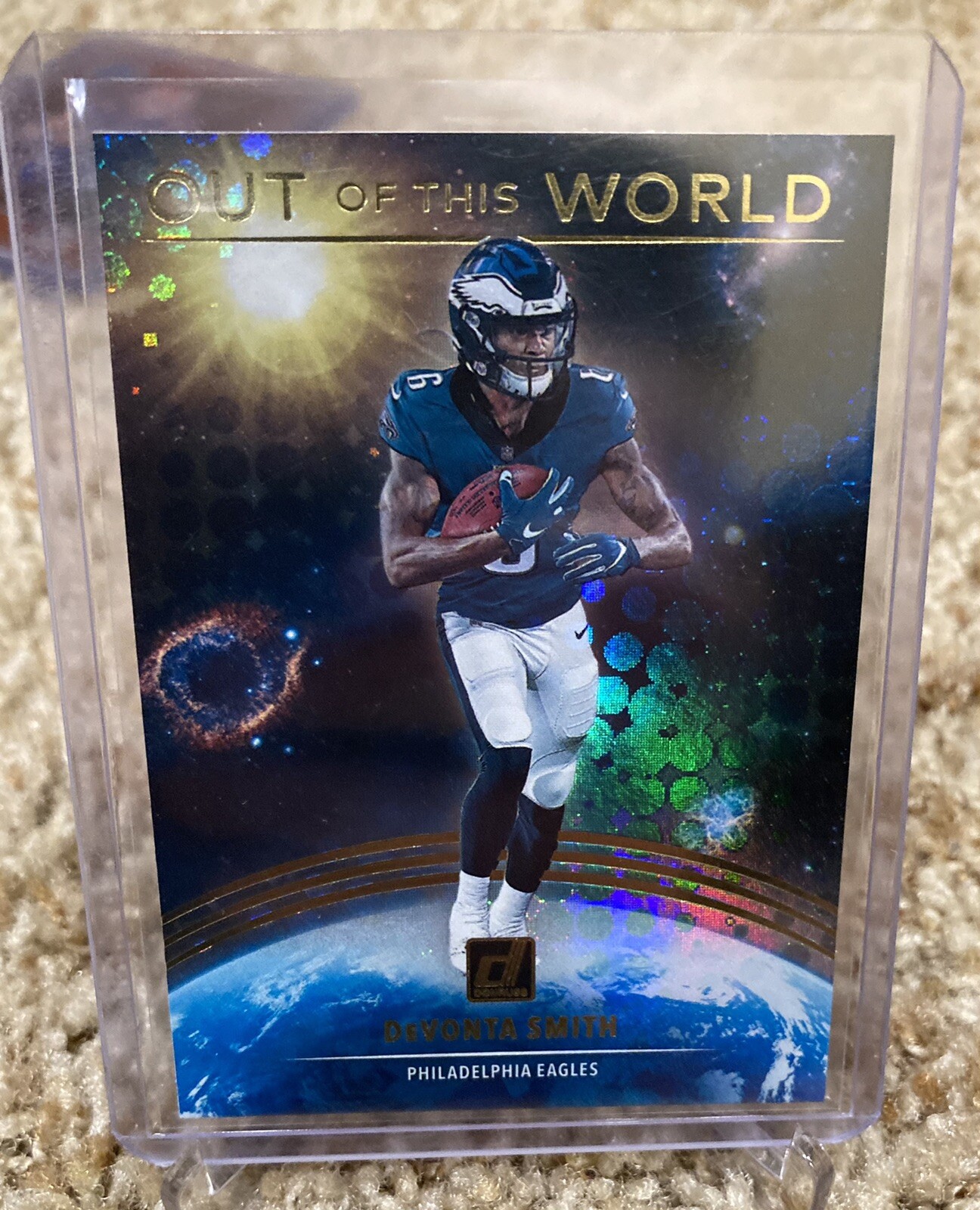 DeVonta Smith RC 2021 Donruss Out of This World