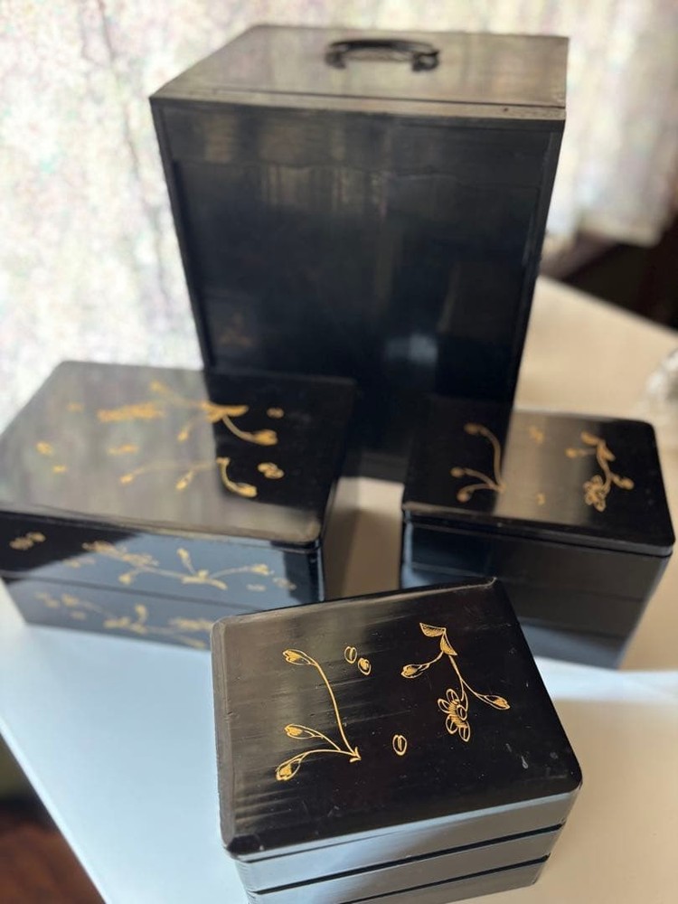 Jubako Bento Box Japanese Lunch box weight wooden lacquer gold color antique fie Jubako Bento Box Japanese Lunch box weight wooden lacquer gold color antique fie