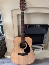 Yamaha F310 Full size acoustic guitar