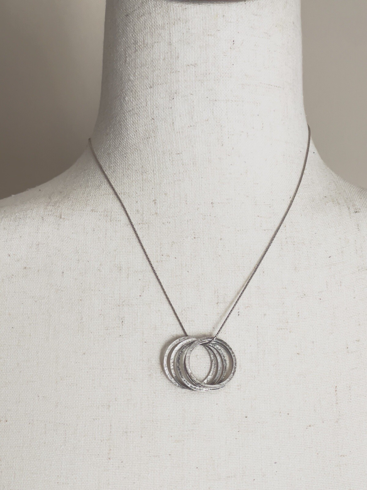 Silpada Sterling Silver Hammered Five Circles/Rin… - image 1