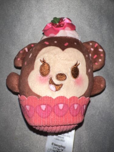 Disney Parks Munchlings Baked Treats Wild Strawberry Cupcake Plush Toy Doll - 第 1/3 張圖片