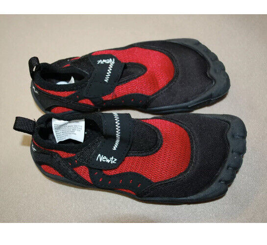 NEWTZ Boys 12 Water Shoes Red Black Mesh No-Tie Cap Toe Bumper T
