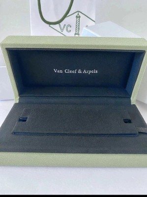 VCA Van Cleef & Arpels Bracelet Box + Bag + Ribbon + Cert   Complete Set NEW