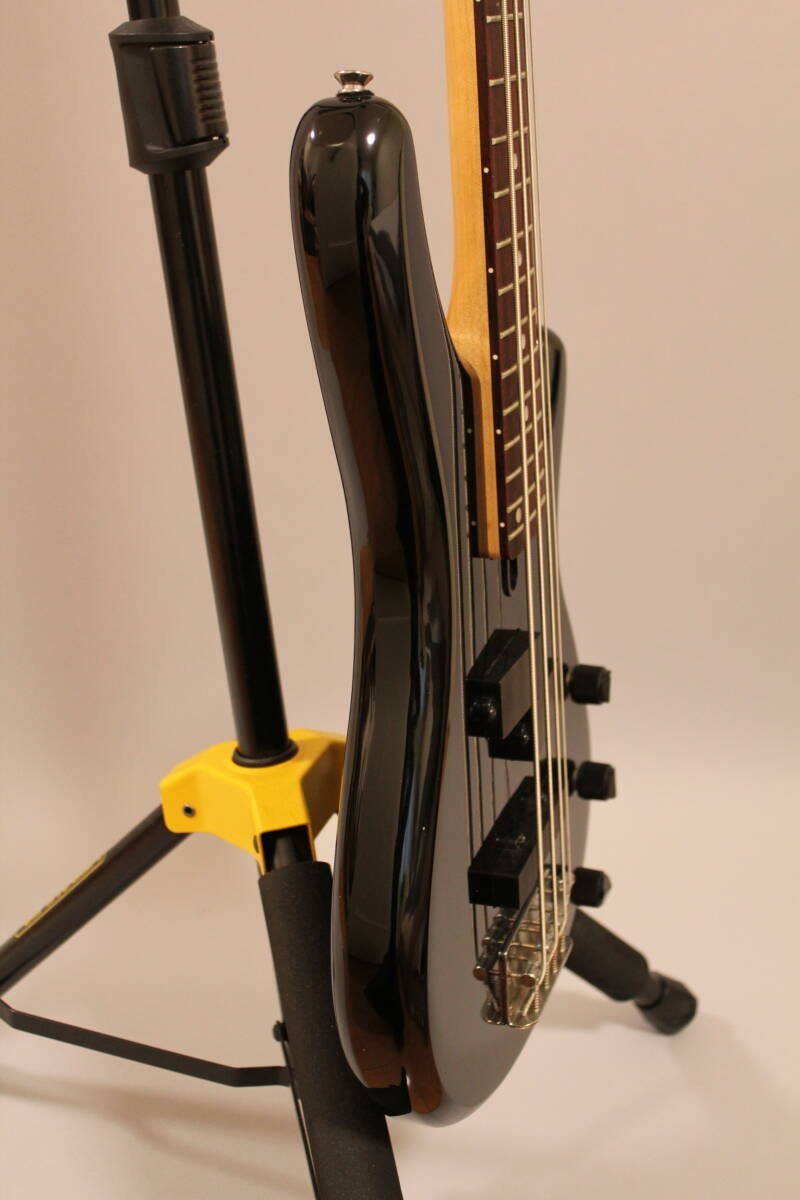 Yamaha Motion Bass MB-40 Medium Scale length Electric Bass
