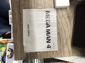 Nintendo NES Mega Man 4 boite et jeu NOE notice FRA avec cale poly bon etat