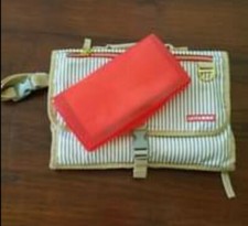 SKIP HOP Gray White STRIPED Multi-Pocket DIAPER BAG POUCH Wristlet CHANGING PAD