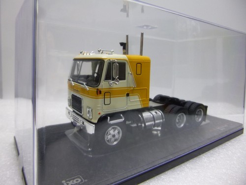 IXOMODELS – Camion GMC Astro 95 6x4 – 1/43 – Beige Et Jaune – 1970