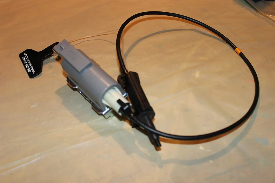 TRAVA ELÉTRICA PORTA ENCHIMENTO GÁS TOPÁZIO MERCURY FORD TEMPO 1984 1985 1986 1987 NOVA NA CAIXA - Imagem 3 de 3