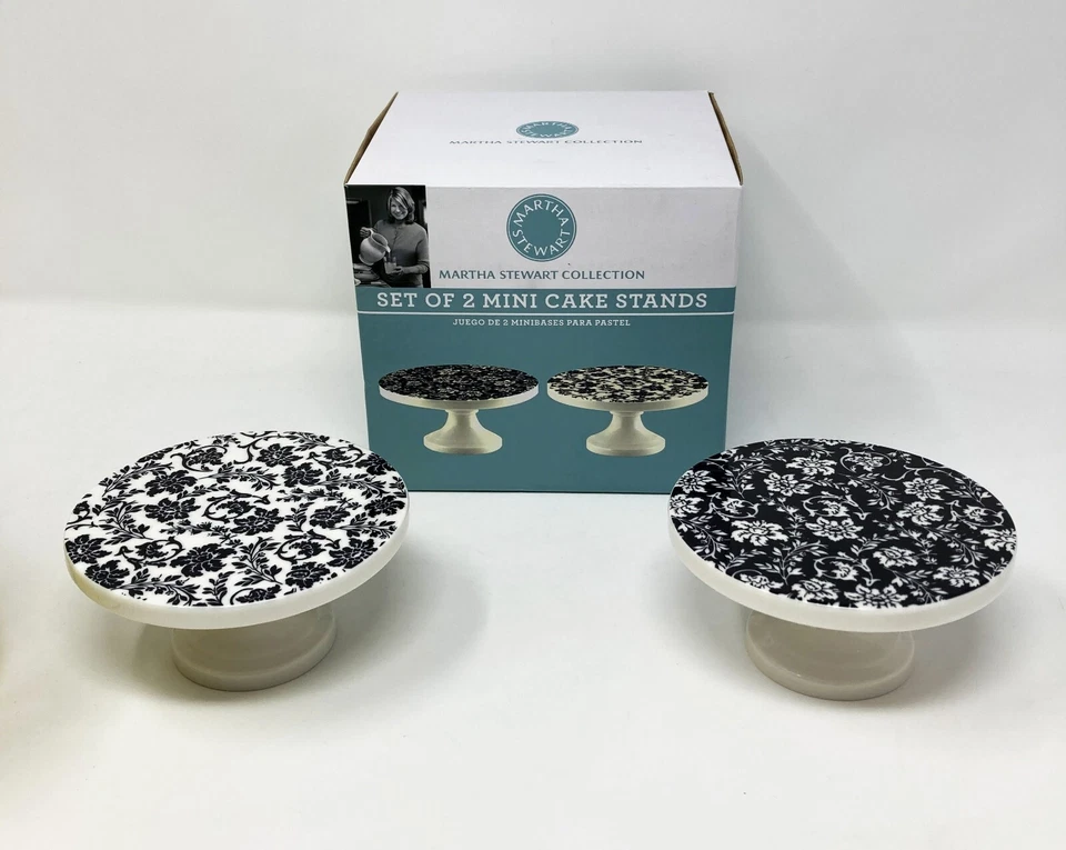 Martha Stewart 2 mini soportes de porcelana para cupcakes pastel negro blanco 4” Foto 3 de 4