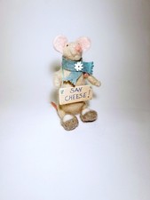 Felt mouse with placard ‘Say Cheese!’, present for cheese lover/photographer!