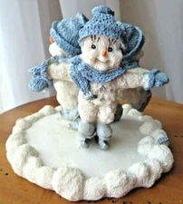 THE ENCORE GROUP INC CHRISTMAS HOLIDAY ON ICE GLITTER SNOWMANS FIGURINE 4" X 5"