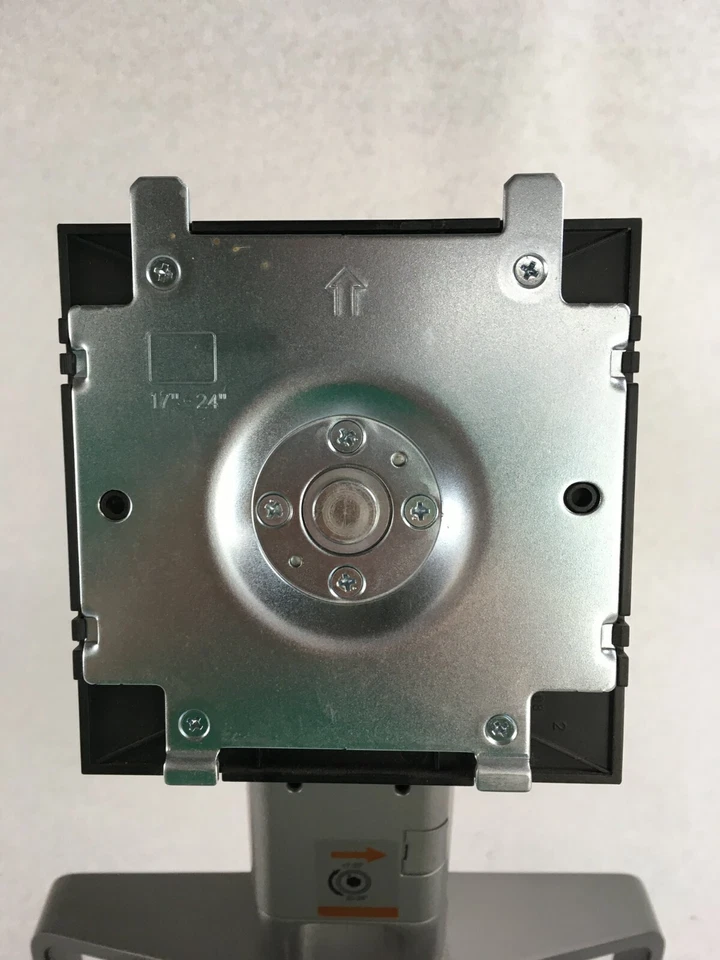 DELL 17"-24"  Monitor Stand w/ E Port II Docking Station RM361 - Image 2 of 4