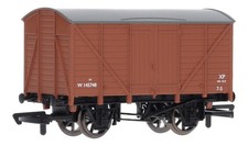 R6713A-W145748 Hornby OO BR Vent Van W145748 Bauxite - from Pack (Pre-Owned)