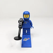 Lego Blue Spaceman Minifigure Classic Space Vintage 6940 6805 6808 6702
