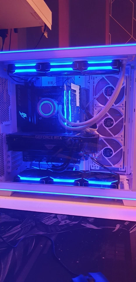 12th Gen Intel(R) Core(TM) i9-12900K (3.20 GHz) 32,0GB - NvIDIA GeForce RTX 3090