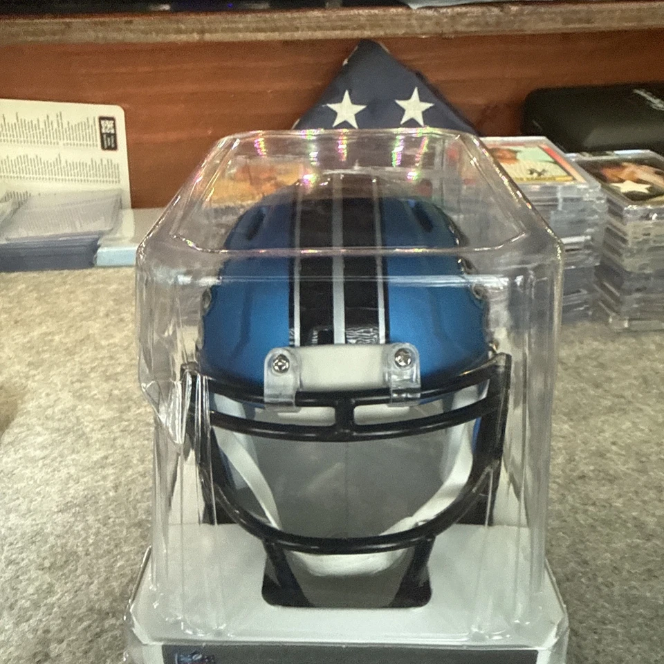 Minicasco autografiado Detroit Lion Ndamukong Suh Riddle Foto 3 de 4