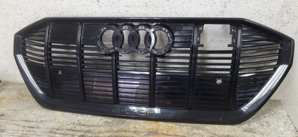 2019-2023 AUDI E-TRON UPPER GRILLE USED OEM  *DC8956 - Image 3 of 4