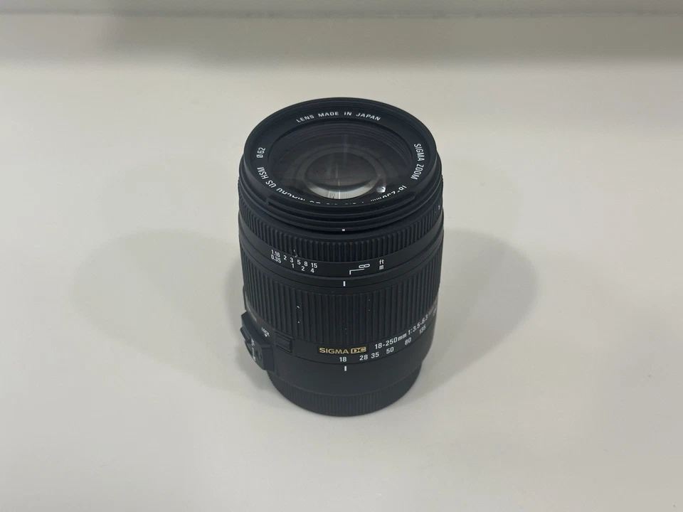 Lente zoom Sigma 18-250 mm f/3,5-6,3 DC OS HSM con capucha y filtro para Canon EF como nueva Foto 2 de 4