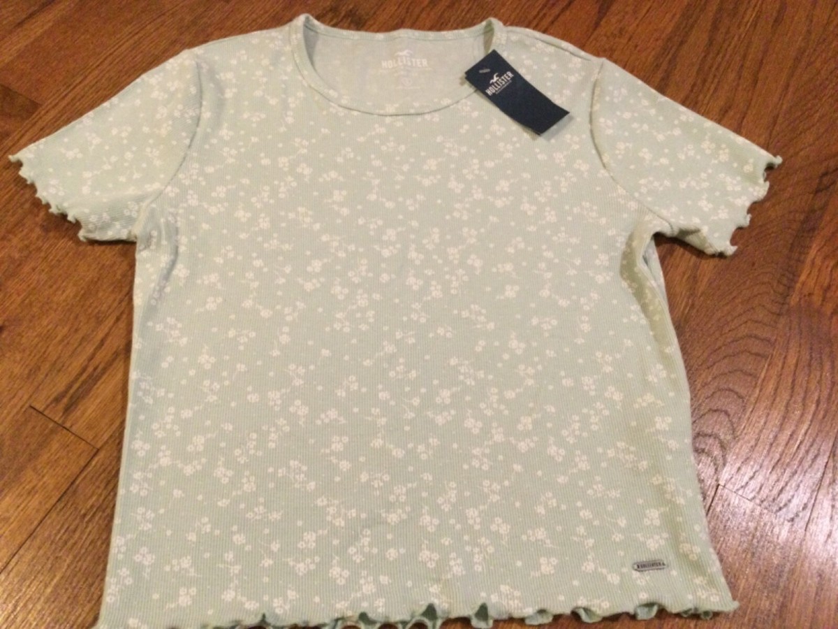 HOLLISTER Must Have Collection Baby Tee Short Sleeve-Lettuce Edge